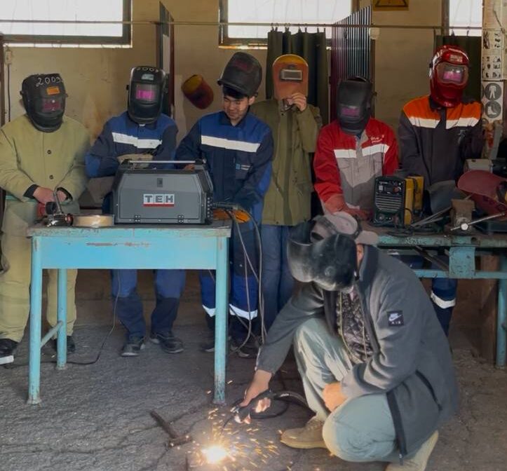 №3 КЕСИПТИК ЛИЦЕЙ  КЕЛЕЧЕККЕ КАДАМ УШУЛ ЖЕРДЕН БАШТАЛАТ!