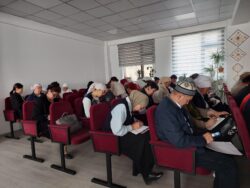 ЖАЛАЛ-АБАДДА ЖАҢЫ МУУНДАГЫ ОКУУ КИТЕПТЕРИ БОЮНЧА КӨЧМӨ СЕМИНАР ӨТТҮ