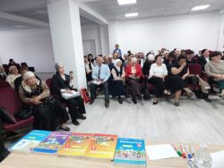 ЖАЛАЛ-АБАДДА ЖАҢЫ МУУНДАГЫ ОКУУ КИТЕПТЕРИ БОЮНЧА КӨЧМӨ СЕМИНАР ӨТТҮ
