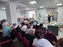 ЖАЛАЛ-АБАДДА ЖАҢЫ МУУНДАГЫ ОКУУ КИТЕПТЕРИ БОЮНЧА КӨЧМӨ СЕМИНАР ӨТТҮ