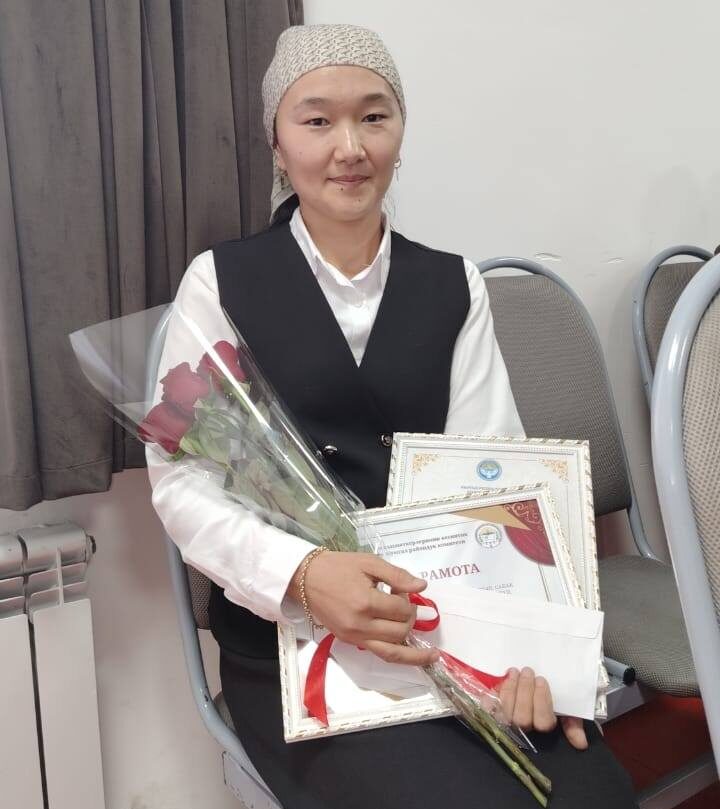 “ЖЫЛДЫН МЫКТЫ МУГАЛИМИ” СЫНАГЫНЫН РАЙОНДУК ТУРУ БАШТАЛДЫ