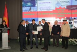 БИШКЕКТЕ ЖОГОРКУ ОКУУ ЖАЙЛАР ҮЧҮН МАМЛЕКЕТТИК ТИЛДЕГИ ОКУУ КИТЕПТЕРИНИН БЕТ АЧАРЫ ӨТТҮ