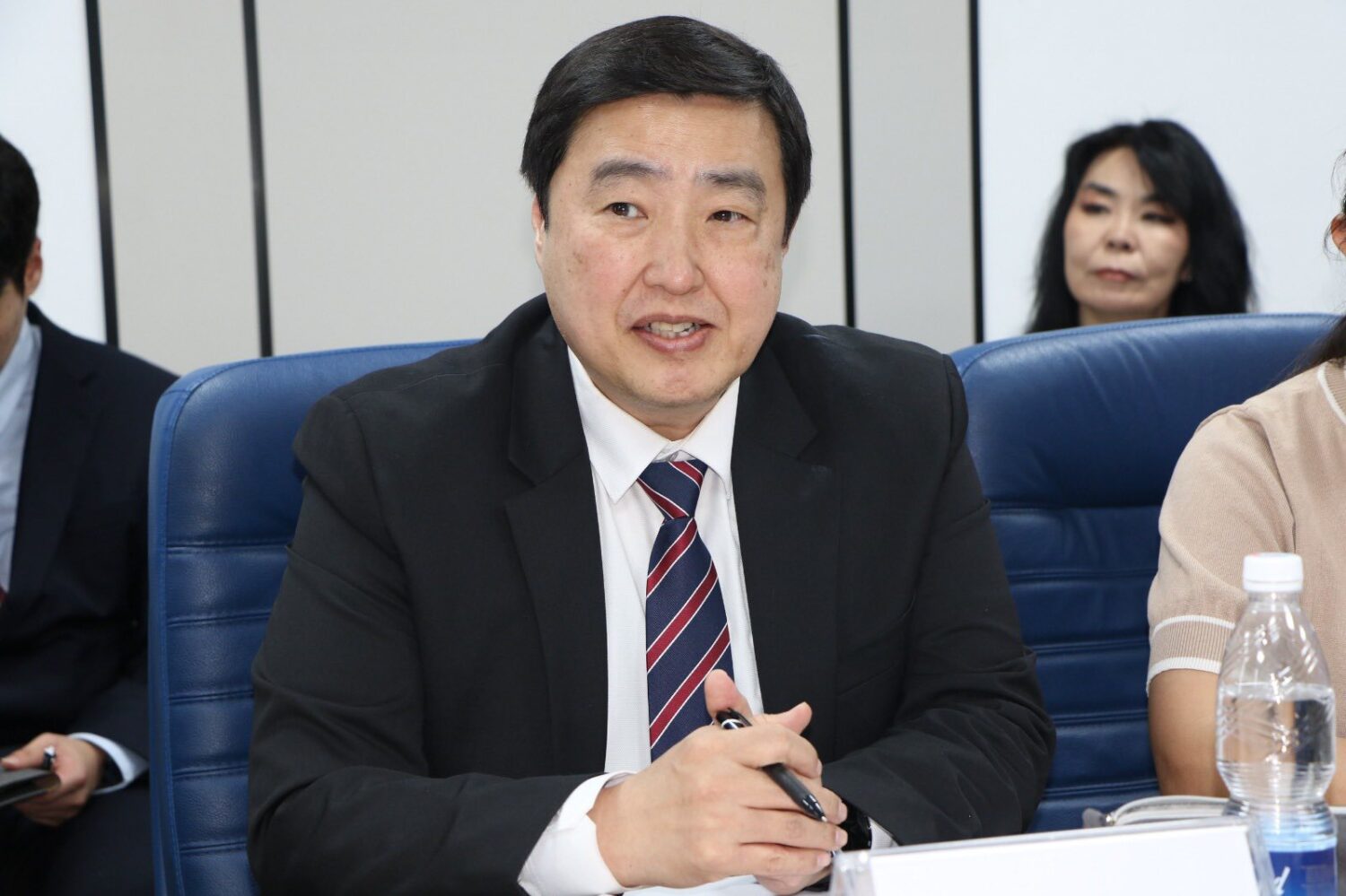 КЫРГЫЗ РЕСПУБЛИКАСЫНЫН ИЛИМ, ЖОГОРКУ БИЛИМ БЕРҮҮ ЖАНА ИННОВАЦИЯЛАР МИНИСТРЛИГИНДЕ КОРЕЯЛЫК ДЕЛЕГАЦИЯ МЕНЕН КЫЗМАТТАШТЫК МАСЕЛЕЛЕРИ ТАЛКУУЛАНДЫ