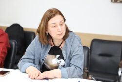 МИНИСТРЛИКТЕ ИНКЛЮЗИВДҮҮ БИЛИМ БЕРҮҮНҮ ӨНҮКТҮРҮҮ МАСЕЛЕЛЕРИ ТАЛКУУЛАНДЫ