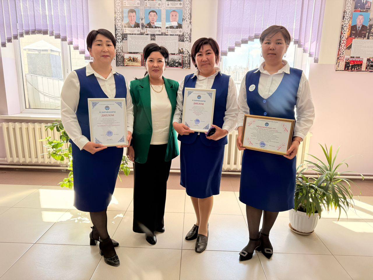 “ЖЫЛДЫН МЫКТЫ МУГАЛИМИ” СЫНАГЫНЫН РАЙОНДУК ТУРУ БАШТАЛДЫ