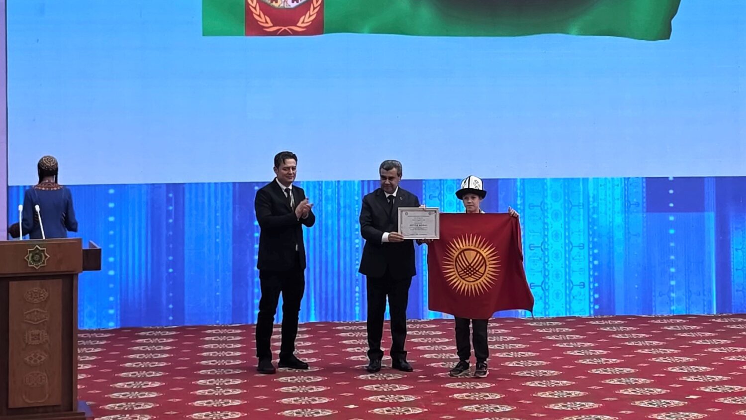 КЫРГЫЗСТАНДЫН ОКУУЧУЛАРЫ ЭЛ АРАЛЫК МАТЕМАТИКА ОЛИМПИАДАСЫНАН 6 МЕДАЛЬ ЖЕҢИП КЕЛИШТИ