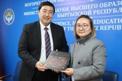 КЫРГЫЗ РЕСПУБЛИКАСЫНЫН ИЛИМ, ЖОГОРКУ БИЛИМ БЕРҮҮ ЖАНА ИННОВАЦИЯЛАР МИНИСТРЛИГИНДЕ КОРЕЯЛЫК ДЕЛЕГАЦИЯ МЕНЕН КЫЗМАТТАШТЫК МАСЕЛЕЛЕРИ ТАЛКУУЛАНДЫ
