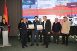 БИШКЕКТЕ ЖОГОРКУ ОКУУ ЖАЙЛАР ҮЧҮН МАМЛЕКЕТТИК ТИЛДЕГИ ОКУУ КИТЕПТЕРИНИН БЕТ АЧАРЫ ӨТТҮ