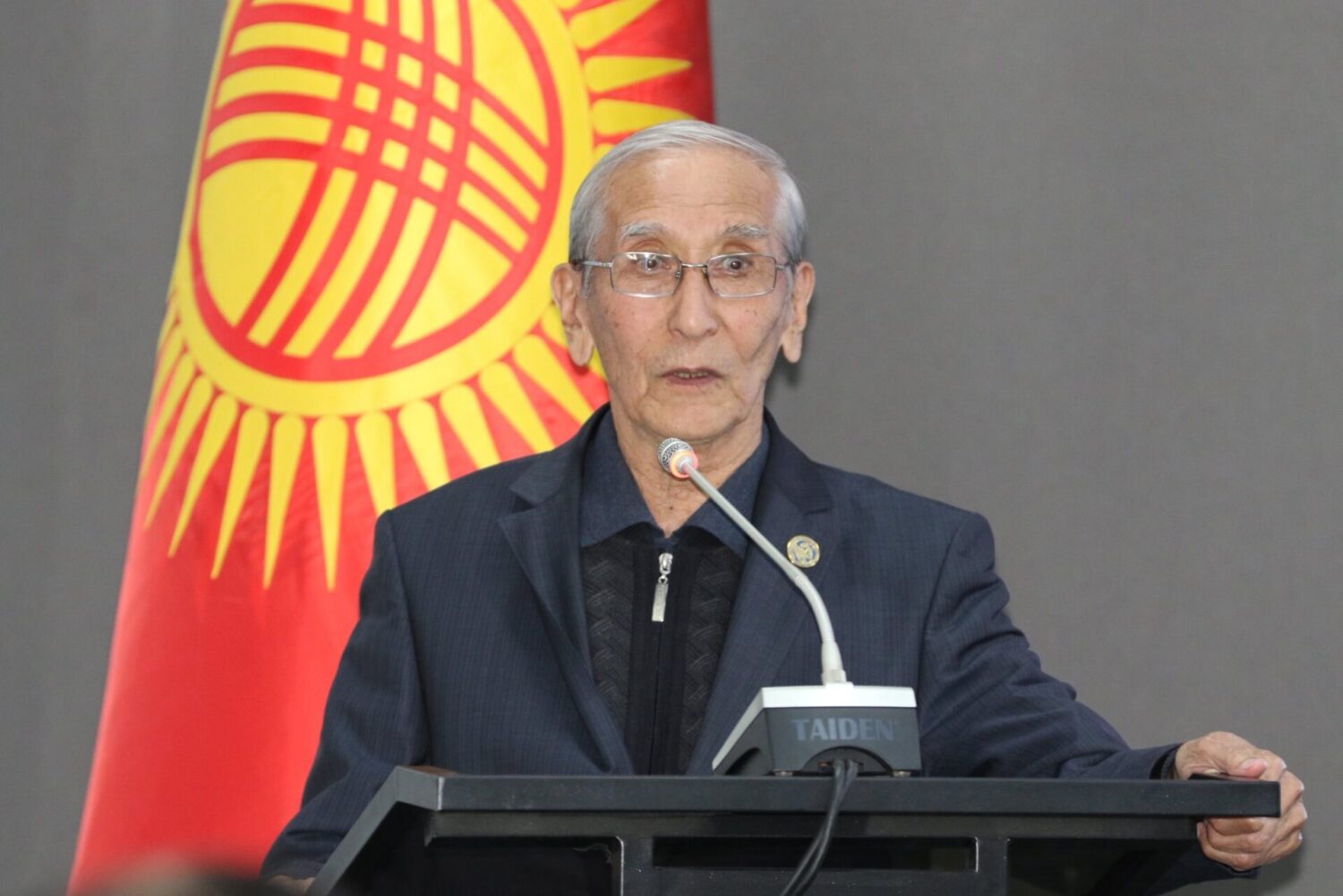 БИШКЕКТЕ ЖОГОРКУ ОКУУ ЖАЙЛАР ҮЧҮН МАМЛЕКЕТТИК ТИЛДЕГИ ОКУУ КИТЕПТЕРИНИН БЕТ АЧАРЫ ӨТТҮ