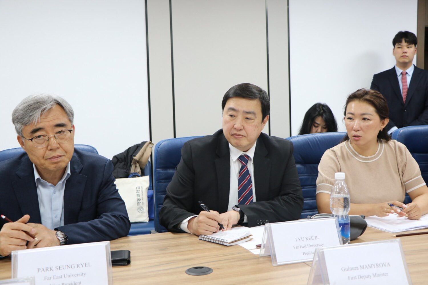 КЫРГЫЗ РЕСПУБЛИКАСЫНЫН ИЛИМ, ЖОГОРКУ БИЛИМ БЕРҮҮ ЖАНА ИННОВАЦИЯЛАР МИНИСТРЛИГИНДЕ КОРЕЯЛЫК ДЕЛЕГАЦИЯ МЕНЕН КЫЗМАТТАШТЫК МАСЕЛЕЛЕРИ ТАЛКУУЛАНДЫ