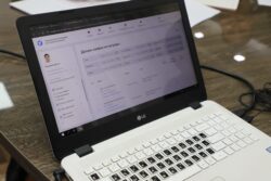 АГАРТУУ МИНИСТРИ: ПЕДАГОГДОРГО СЫЙЛЫК ЫЙГАРУУ СИСТЕМАСЫ ТОЛУГУ МЕНЕН САНАРИПТЕШТИРИЛДИ