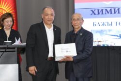 БИШКЕКТЕ ЖОГОРКУ ОКУУ ЖАЙЛАР ҮЧҮН МАМЛЕКЕТТИК ТИЛДЕГИ ОКУУ КИТЕПТЕРИНИН БЕТ АЧАРЫ ӨТТҮ