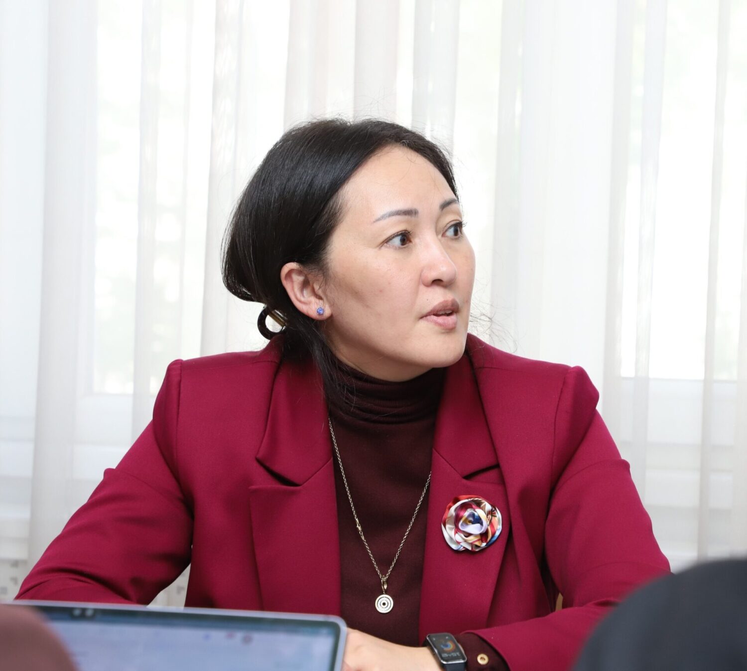 АГАРТУУ МИНИСТРИ: ПЕДАГОГДОРГО СЫЙЛЫК ЫЙГАРУУ СИСТЕМАСЫ ТОЛУГУ МЕНЕН САНАРИПТЕШТИРИЛДИ