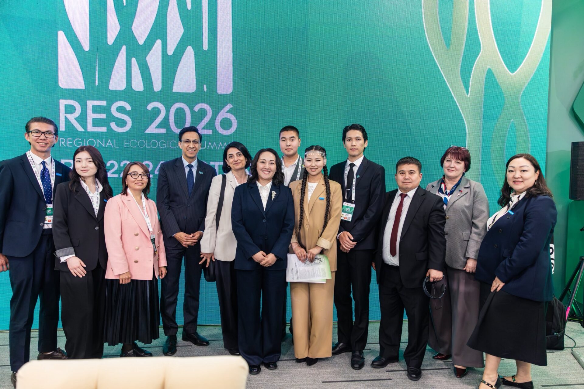 АГАРТУУ МИНИСТРЛИГИ АСТАНАДАГЫ РЕГИОНАЛДЫК САММИТТЕ КЛИМАТТЫК БИЛИМ БЕРҮҮ БОЮНЧА ДЕМИЛГЕЛЕРДИ ТААНЫШТЫРДЫ