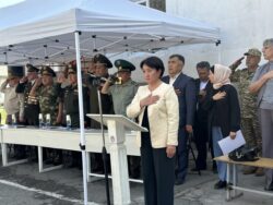 ЖЕҢИШКЕ АРНАЛГАН СЫНАК: ЛИЦЕЙ ОКУУЧУЛАРЫ КҮЧ СЫНАШТЫ