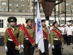 ЖЕҢИШКЕ АРНАЛГАН СЫНАК: ЛИЦЕЙ ОКУУЧУЛАРЫ КҮЧ СЫНАШТЫ