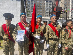 ЖЕҢИШКЕ АРНАЛГАН СЫНАК: ЛИЦЕЙ ОКУУЧУЛАРЫ КҮЧ СЫНАШТЫ