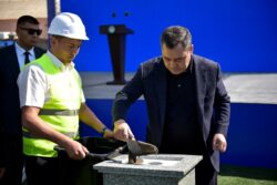 САДЫР ЖАПАРОВ: “2030-ЖЫЛГА ЧЕЙИН МЕКТЕП ТАРТЫШТЫГЫН ТОЛУК ЖОЁБУЗ”