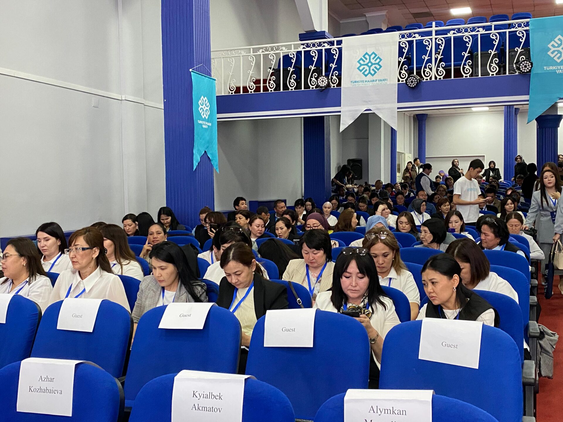  «ЧОГУУ ОКУЙБУЗ, ЧОГУУ ӨСӨБҮЗ»: МУГАЛИМДЕРДИН ТАЖРЫЙБА АЛМАШУУЧУ ИРИ АЯНТЧАСЫ