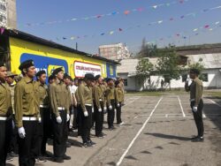 ЖЕҢИШКЕ АРНАЛГАН СЫНАК: ЛИЦЕЙ ОКУУЧУЛАРЫ КҮЧ СЫНАШТЫ