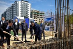 САДЫР ЖАПАРОВ: “2030-ЖЫЛГА ЧЕЙИН МЕКТЕП ТАРТЫШТЫГЫН ТОЛУК ЖОЁБУЗ”