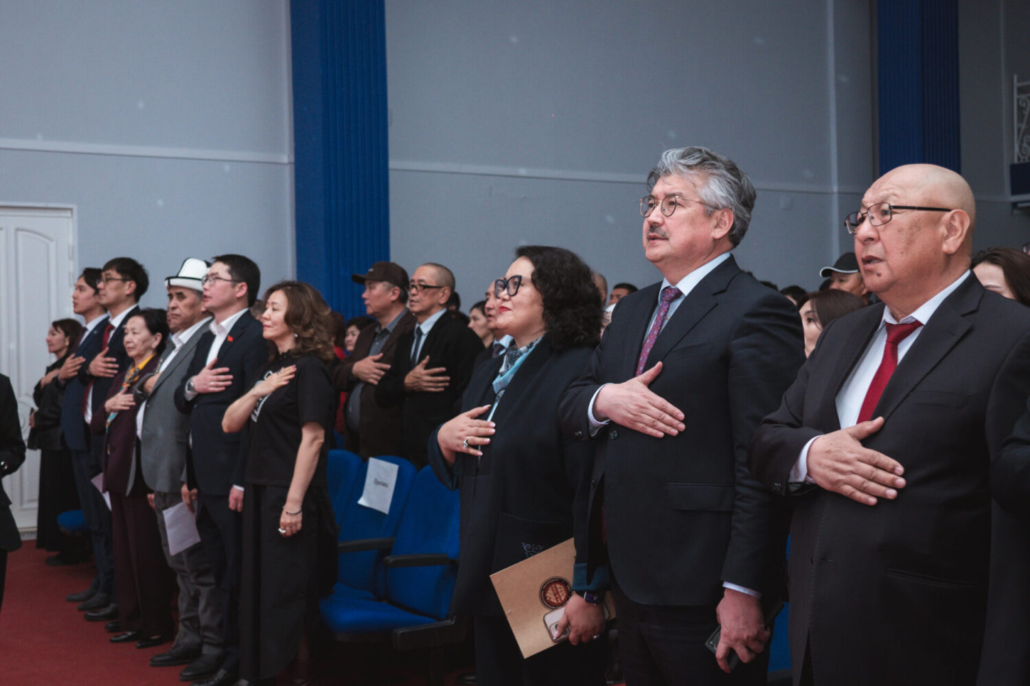 ALA-TOO PUBLISHING: АЭУ КЫРГЫЗСТАНДА БИРИНЧИ БОЛУП ӨЗҮНЧӨ БАСМА ҮЙҮН АЧТЫ