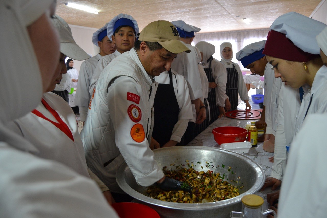 КЕЛЕЧЕКТИН КЕСИП ЭЭЛЕРИНИН НАЗАРЫНА!