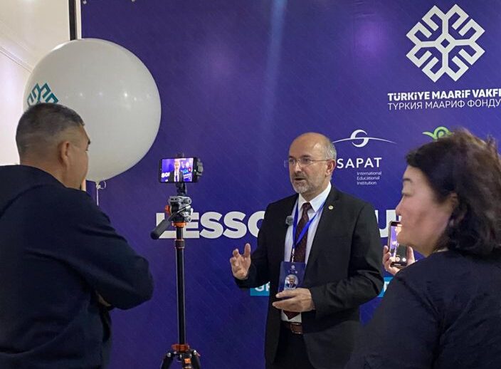  «ЧОГУУ ОКУЙБУЗ, ЧОГУУ ӨСӨБҮЗ»: МУГАЛИМДЕРДИН ТАЖРЫЙБА АЛМАШУУЧУ ИРИ АЯНТЧАСЫ