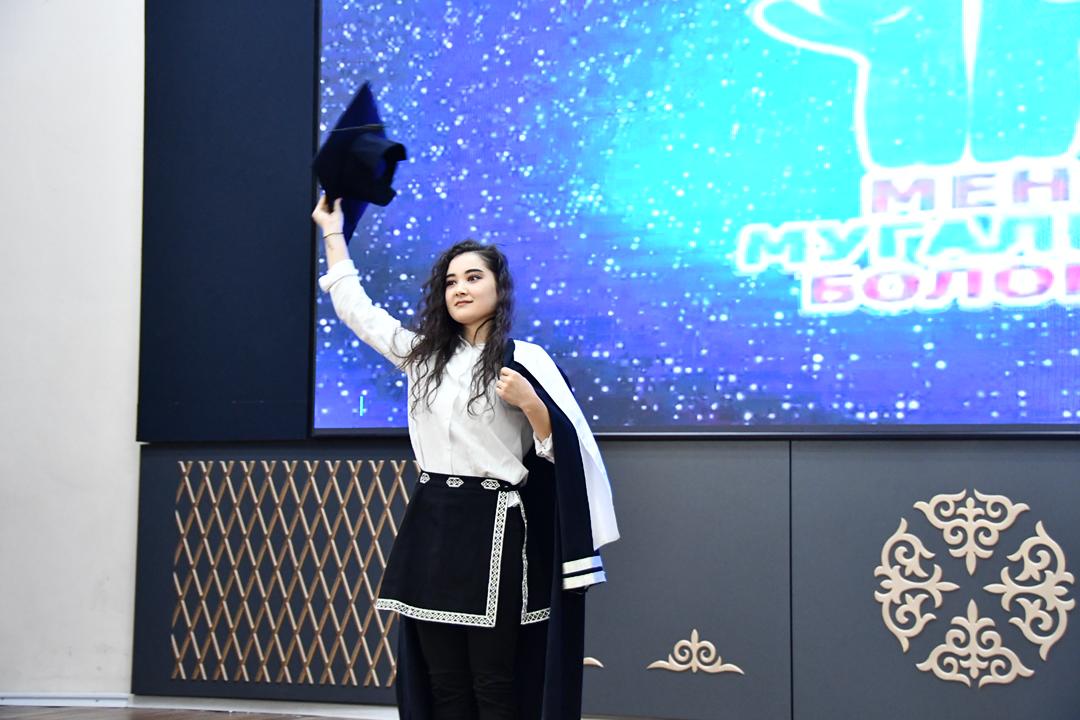 “ОКУУЧУЛАРДЫН ЖҮРӨГҮНДӨ ИЗ КАЛТЫРГАН МУГАЛИМ БОЛОМ!”