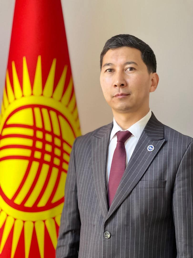 УЛУТТУК ИННОВАЦИЯЛЫК ТЕХНОЛОГИЯЛАР МЕКТЕП-ЛИЦЕЙИНЕ ЖАҢЫ ДИРЕКТОР ДАЙЫНДАЛДЫ