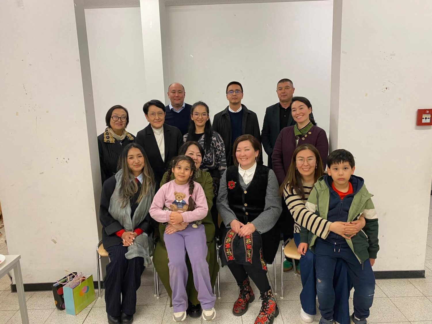 Министр Австриядагы мекендештерди Кыргызстандагы билим берүү тармагына иштөөгө чакырды