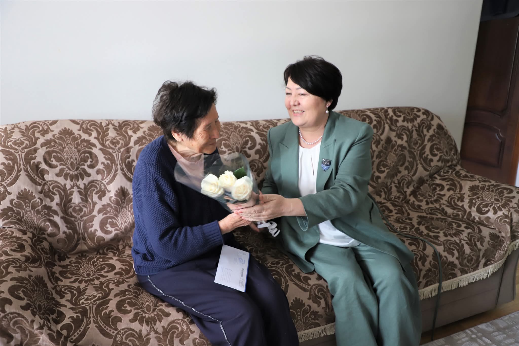 Агартуу тармагынын ардагерлерине урмат көрсөтүлдү