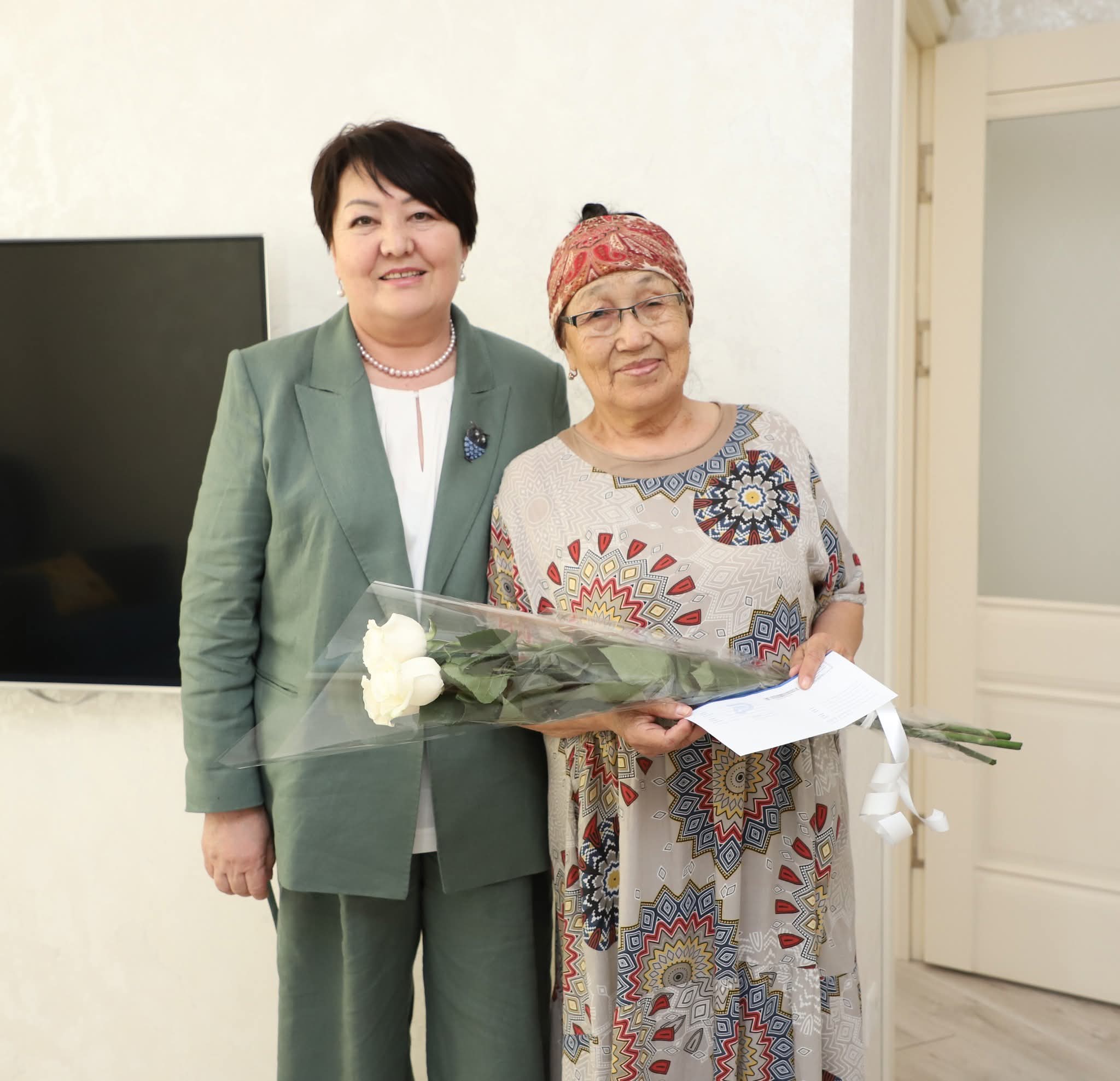 Агартуу тармагынын ардагерлерине урмат көрсөтүлдү