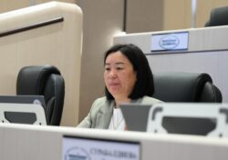 ЖОГОРКУ КЕҢЕШ МЕКТЕПКЕ ЧЕЙИНКИ БИЛИМ БЕРҮҮГӨ 6,36 МЛН ДОЛЛАРЛЫК ДОЛБООРДУ КОЛДОДУ