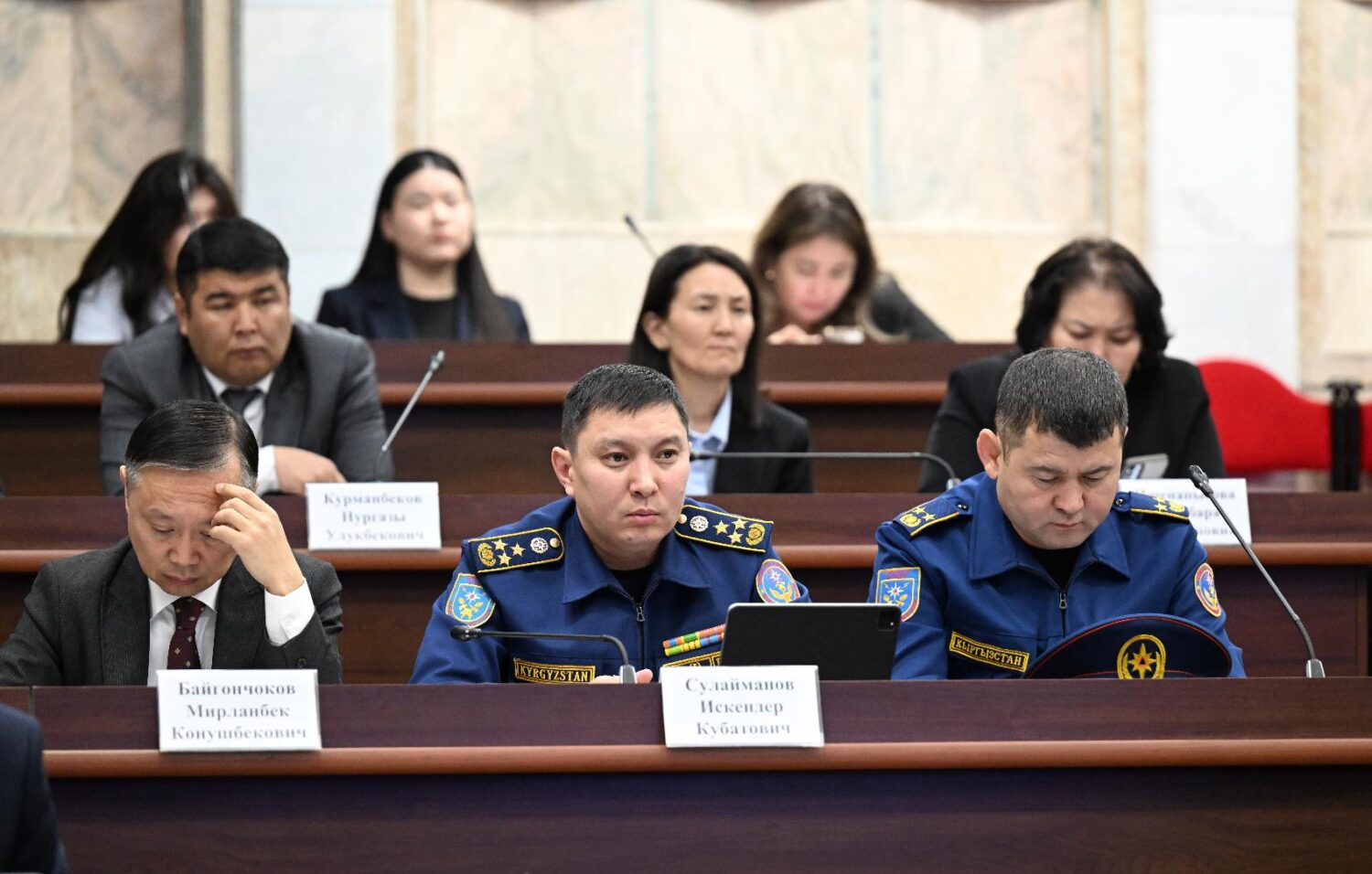 ТАРМАКТЫК КОМИТЕТ МЕКТЕПКЕ ЧЕЙИНКИ БИЛИМ БЕРҮҮНҮ КОЛДООГО БАГЫТТАЛГАН МАКУЛДАШУУЛАРДЫ ЖАКТЫРДЫ