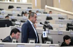 ЖОГОРКУ КЕҢЕШ МЕКТЕПКЕ ЧЕЙИНКИ БИЛИМ БЕРҮҮГӨ 6,36 МЛН ДОЛЛАРЛЫК ДОЛБООРДУ КОЛДОДУ