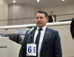 ЖОГОРКУ КЕҢЕШ МЕКТЕПКЕ ЧЕЙИНКИ БИЛИМ БЕРҮҮГӨ 6,36 МЛН ДОЛЛАРЛЫК ДОЛБООРДУ КОЛДОДУ