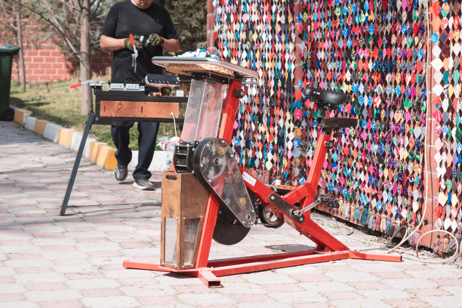 Кыргызстандагы биринчи циркулярдык инновациялар лабораториясы АЭУда ачылды