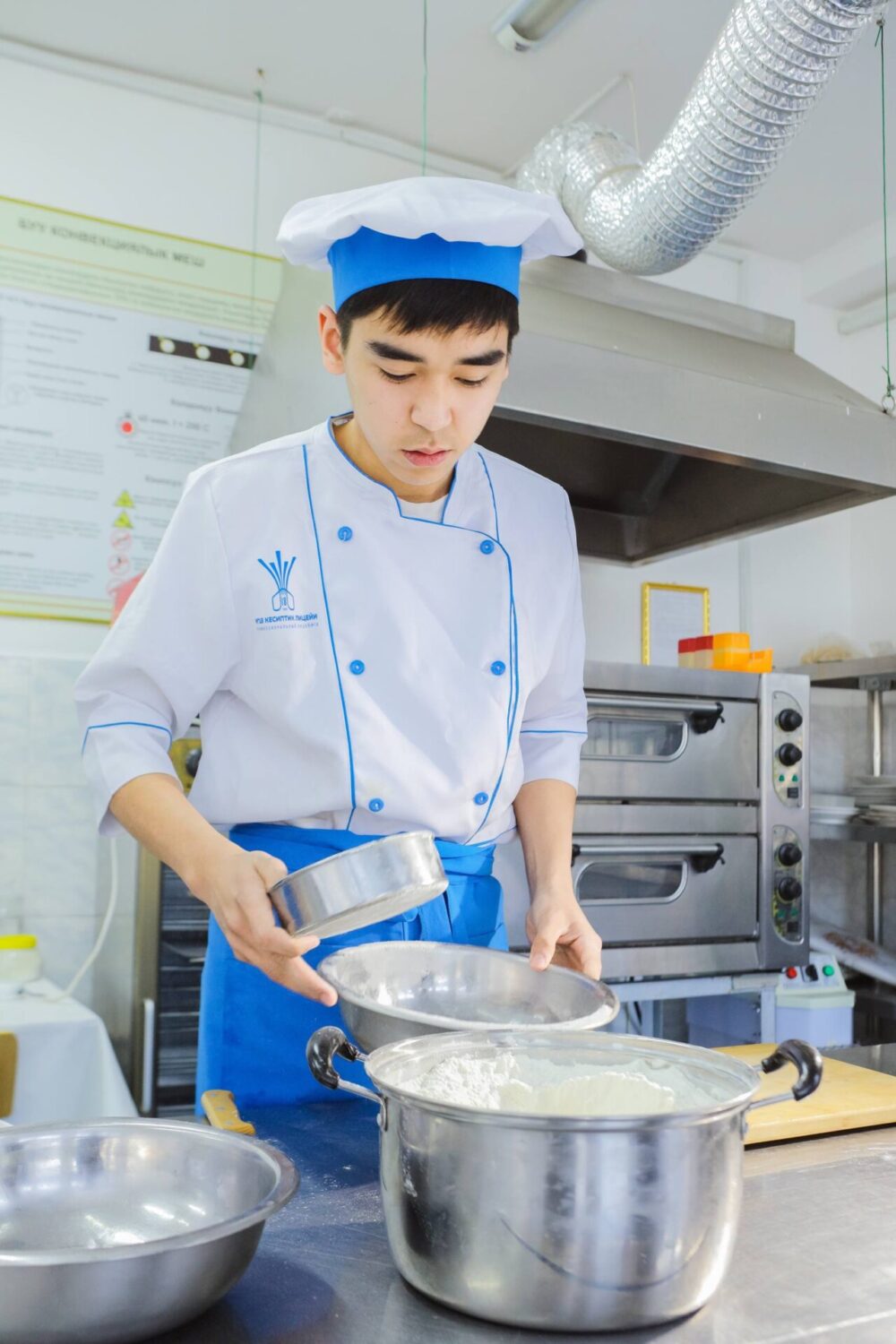 12 ЖЫЛДЫК БИЛИМ БЕРҮҮ: МҮМКҮНЧҮЛҮК БАР, БИРОК СИСТЕМАЛУУ КАДАМ ТАЛАП КЫЛЫНАТ