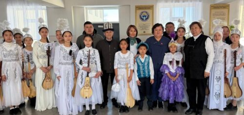 БАЛДАР ЖАНА ИНТЕРНЕТ:  МҮМКҮНЧҮЛҮК МЕНЕН КОРКУНУЧТУН ОРТОСУНДА