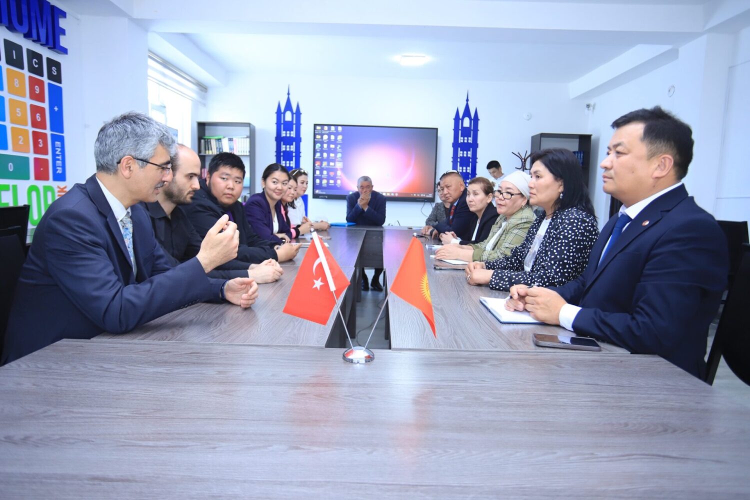 ТҮРКИЯНЫН ОКУМУШТУУЛАРЫ ОШТУДА