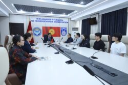 СУҢШИЛ УНИВЕРСИТЕТИНИН ӨКҮЛДӨРҮ ОШТУДА