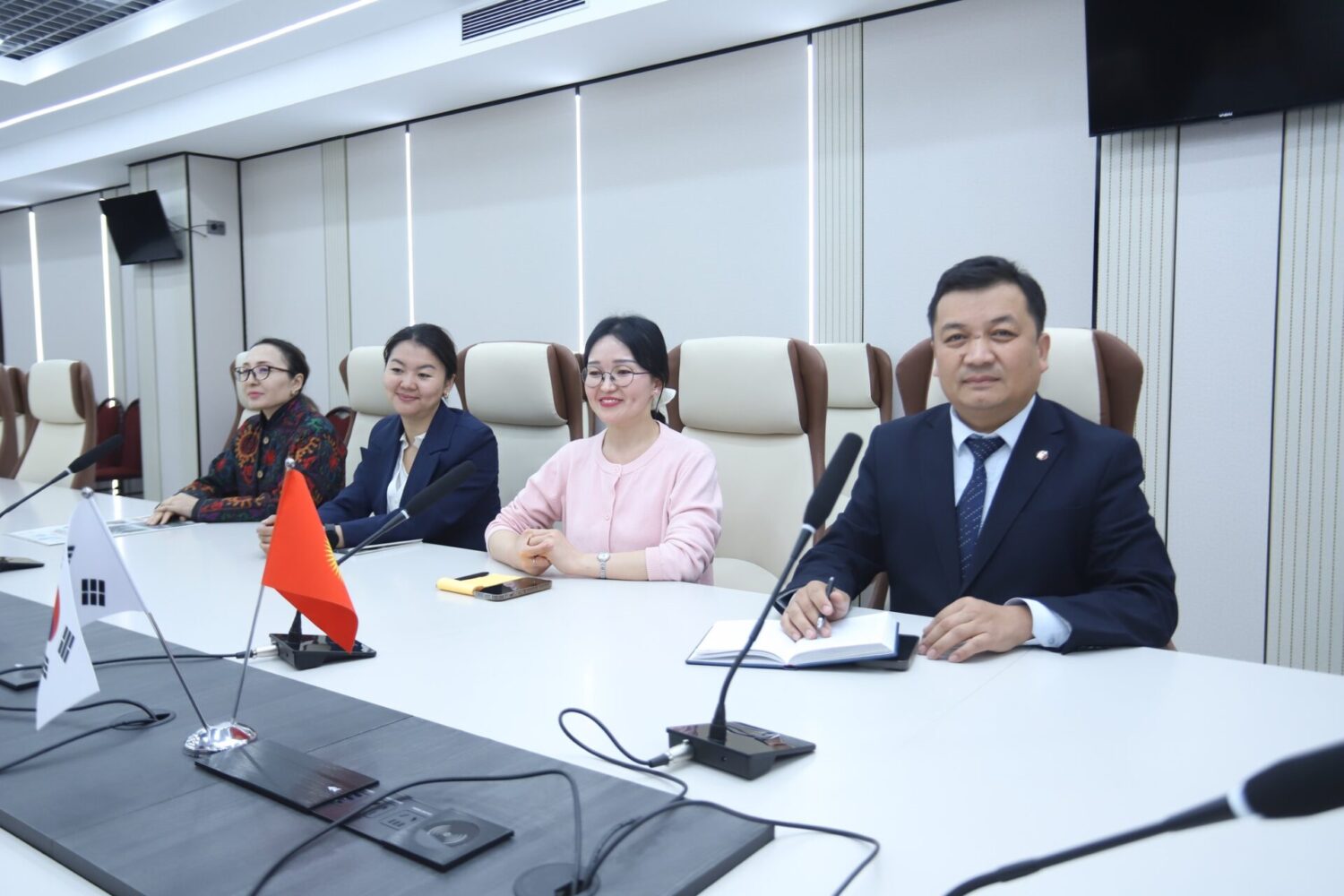 СУҢШИЛ УНИВЕРСИТЕТИНИН ӨКҮЛДӨРҮ ОШТУДА