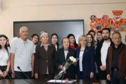 УСТАТ МЕНЕН ЖОЛУГУШУУ