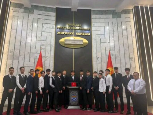 КЕЛЕЧЕККЕ ИШЕНИМ АРТКАН ЖАШТАР