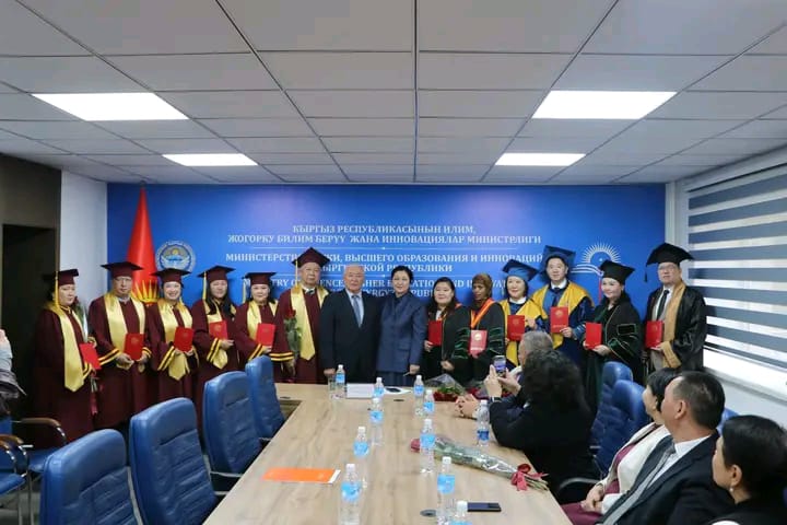 ИЛИМДЕГИ ЖАҢЫ ДООР