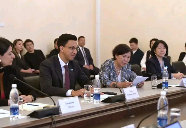 ЖАРКЫН КЕЛЕЧЕККЕ КАРАЙ БИРИМДИКТҮҮ ЖОЛ