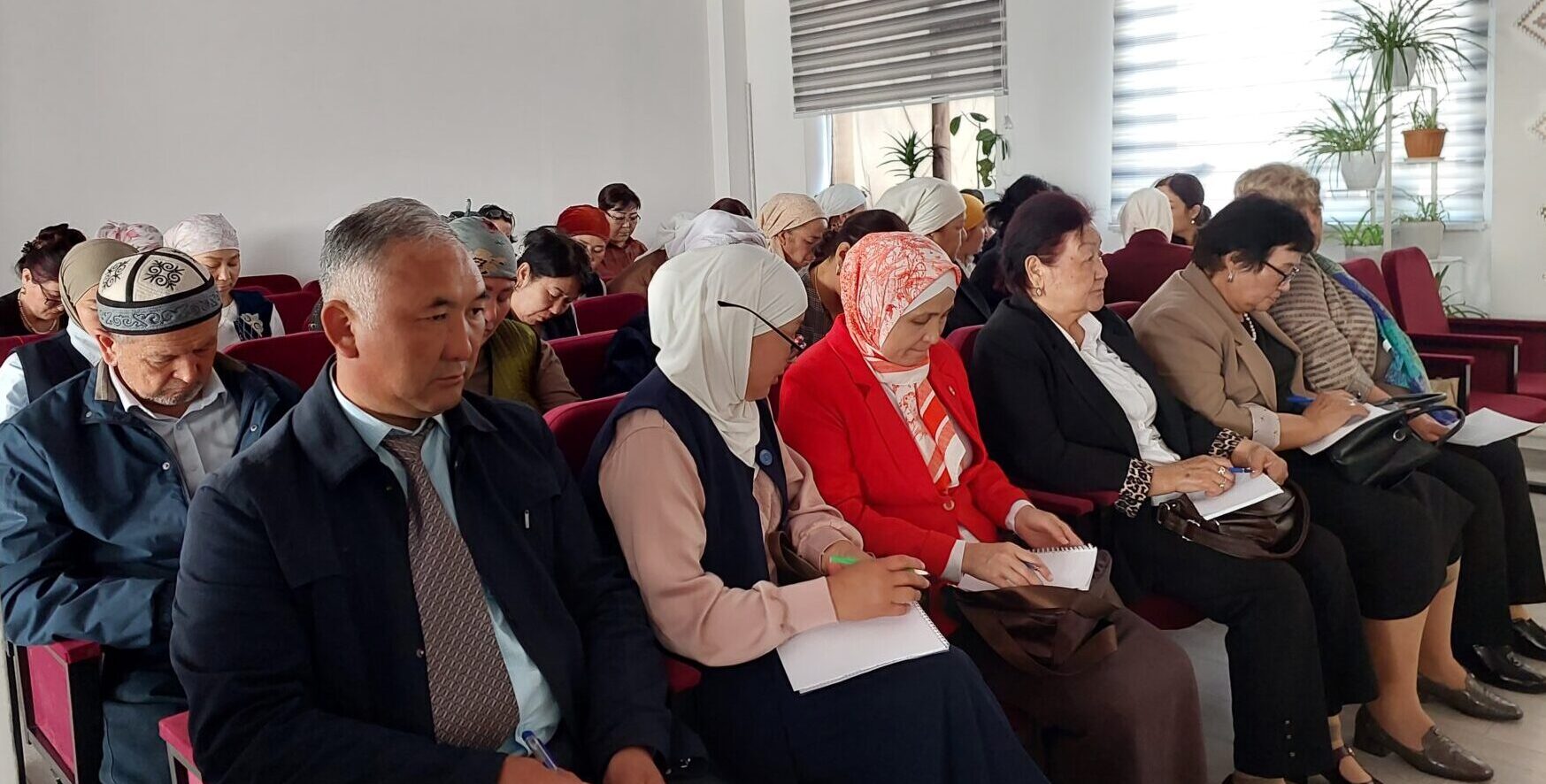 Математика окуу китеби: аймактардагы көйгөйлөр жана тенденциялар