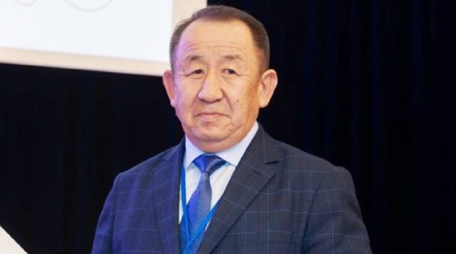 АДАМ ТАБИЯТЫН ТЕРЕҢ ИЗИЛДЕГЕН ЖАЗУУЧУ