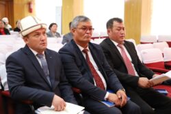 НАРЫНДА МЕКТЕПТЕРДИ ЖАҢЫ ОКУУ ЖЫЛЫНА ДАЯРДОО МАСЕЛЕСИ ТАЛКУУЛАНДЫ